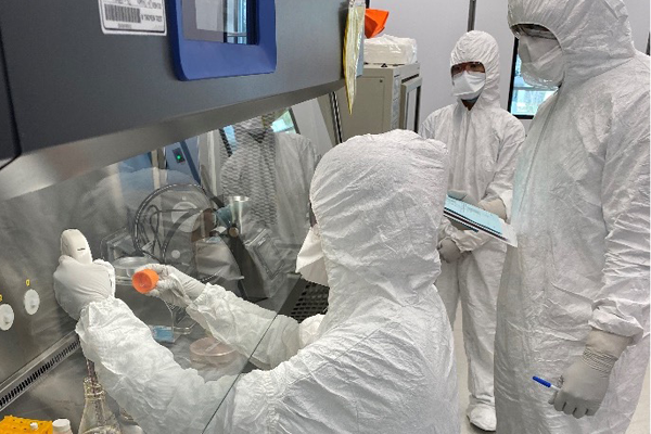 3 Scientists